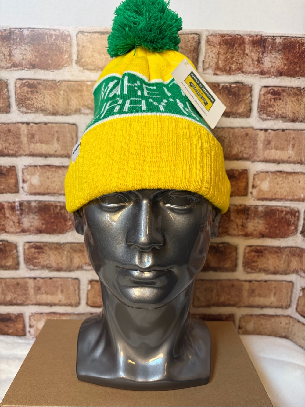 Wray & Nephew White Overproof Rum Pom Beanie Yellow Green Kniw Hat NWT